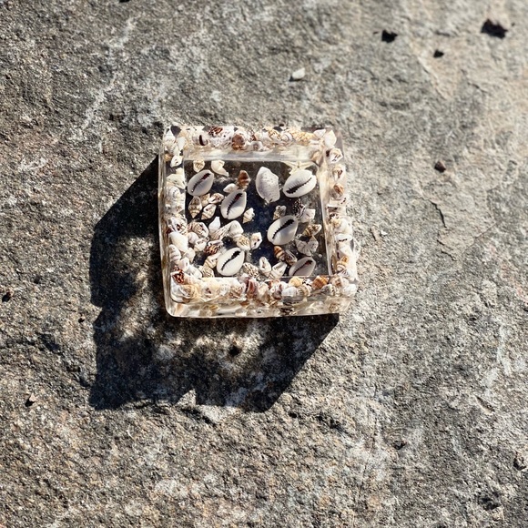 Square Seashell Clear Ashtray, Home decor, Multipurpose tray, Jewelry tray - Picture 3 of 5